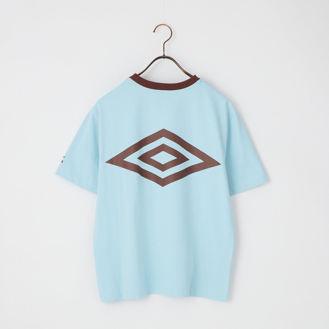 UMBRO [アンブロ] 別注 バックプリント コンパクトTシャツ [UMNK26SS-PO02-JF] BLUE