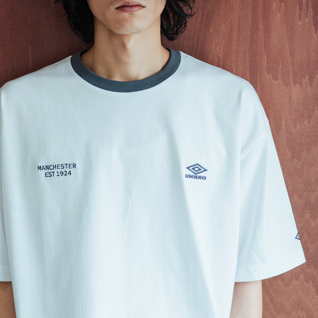 UMBRO [アンブロ] 別注 ワンポイント刺繍ロゴ ショートスリーブTシャツ [UMNK26SS-PO03-JF] WHITE