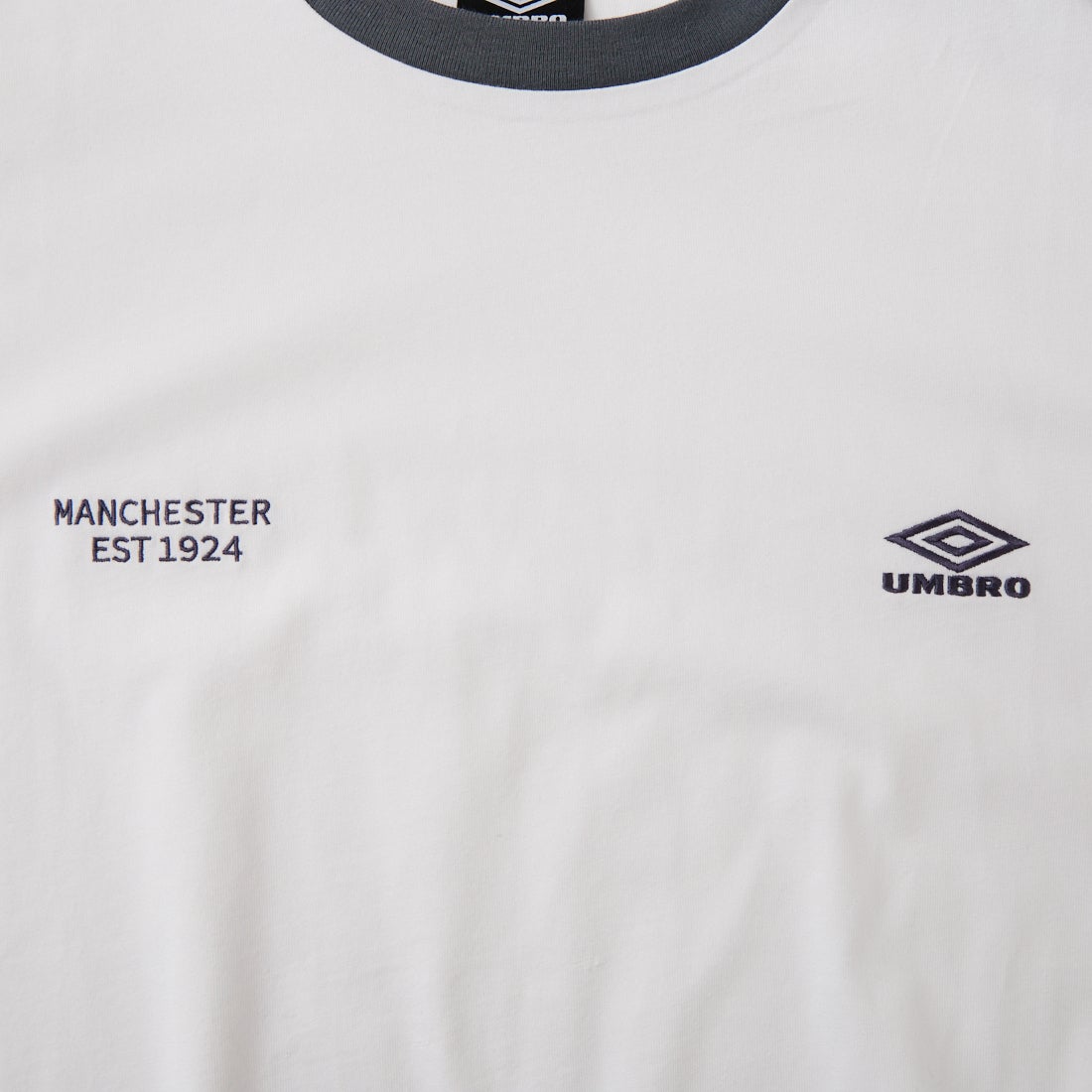 UMBRO [アンブロ] 別注 ワンポイント刺繍ロゴ ショートスリーブTシャツ [UMNK26SS-PO03-JF] WHITE