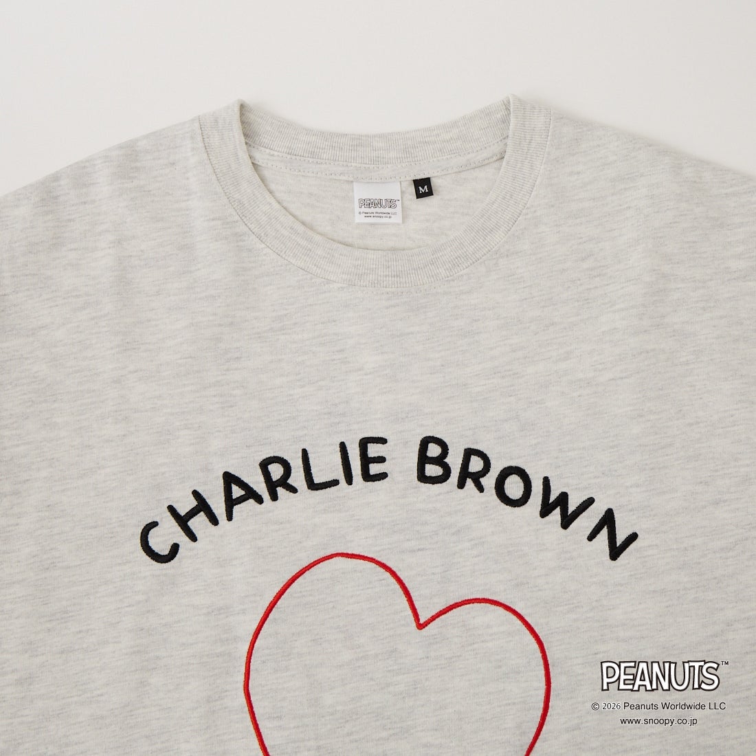 PEANUTS × JEANS FACTORY [ピーナッツ × ジーンズファクトリー] チャーリー・ブラウン / ハート刺繍プリントTシャツ [JFC-262-047] ASH