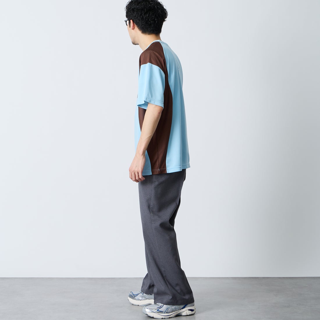 UMBRO [アンブロ] 別注 メッシュ切り替え ゲームシャツ [UMNK26SS-GS01-JF] BLUE &&モデル身長：168cm 着用サイズ：L&&