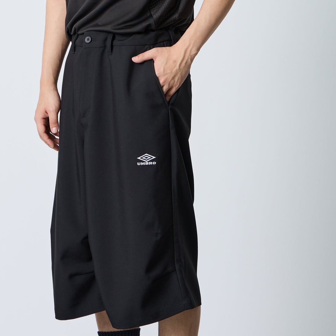 UMBRO [アンブロ] 別注 ワンポイント刺繍ロゴ バギーショートパンツ [17026S-PT01NK-JF] BLACK