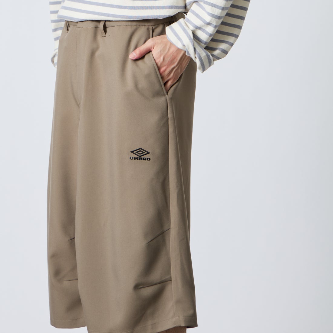 UMBRO [アンブロ] 別注 ワンポイント刺繍ロゴ バギーショートパンツ [17026S-PT01NK-JF] BEIGE