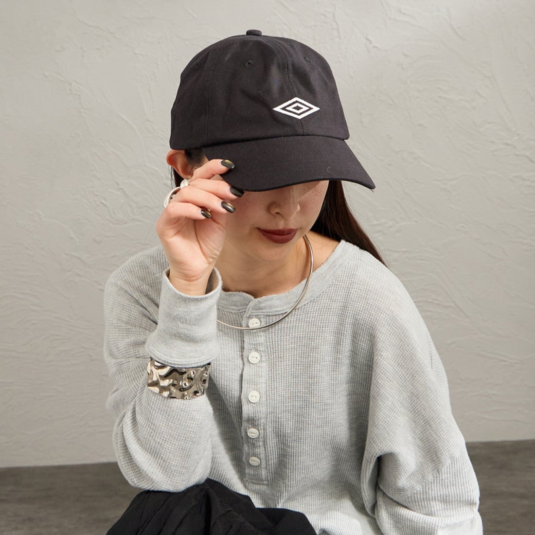 48 BLACK