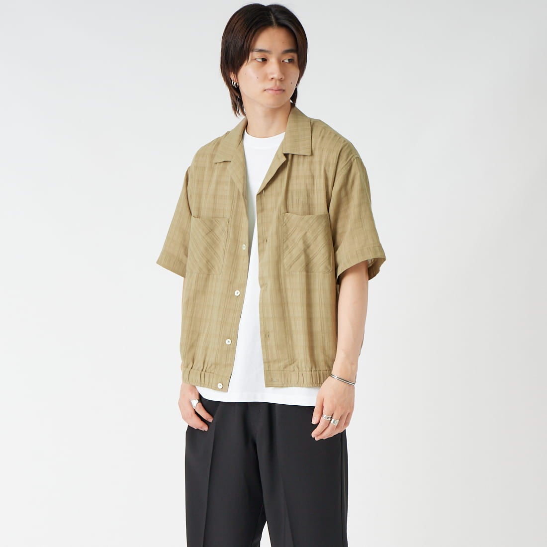 Jeans Factory Clothes [ジーンズファクトリークローズ] シアーエラスティックヘムオープンカラーシャツ [JFC-262-044] BEIGE &&モデル身長：177cm 着用サイズ：L&&