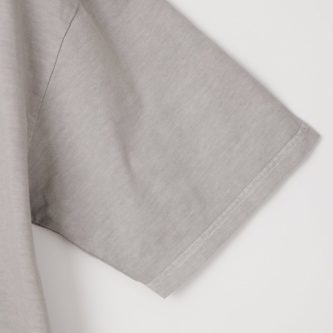 DENHAM [デンハム] チェーンステッチ ショートスリーブTシャツ [CHAIN-BULLITT-TEE] LT.GRAY