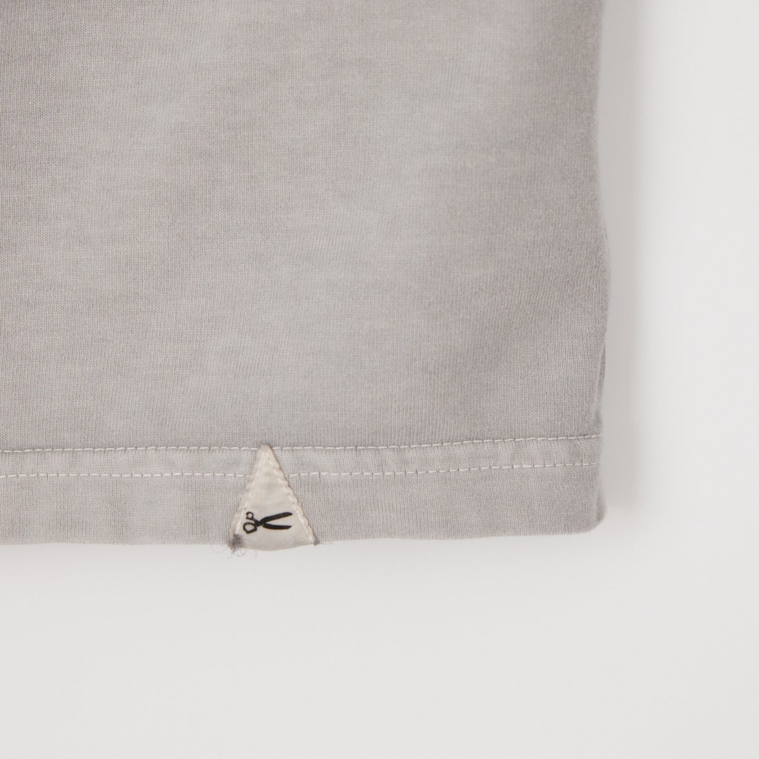 DENHAM [デンハム] チェーンステッチ ショートスリーブTシャツ [CHAIN-BULLITT-TEE] LT.GRAY
