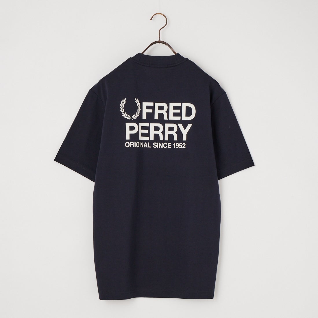 FRED PERRY [フレッドペリー] ブランドロゴバックプリントTシャツ [M2475] 608 NAVY