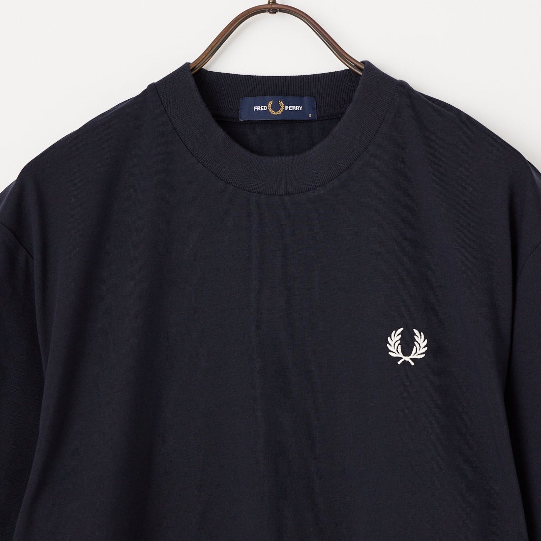 FRED PERRY [フレッドペリー] ブランドロゴバックプリントTシャツ [M2475] 608 NAVY