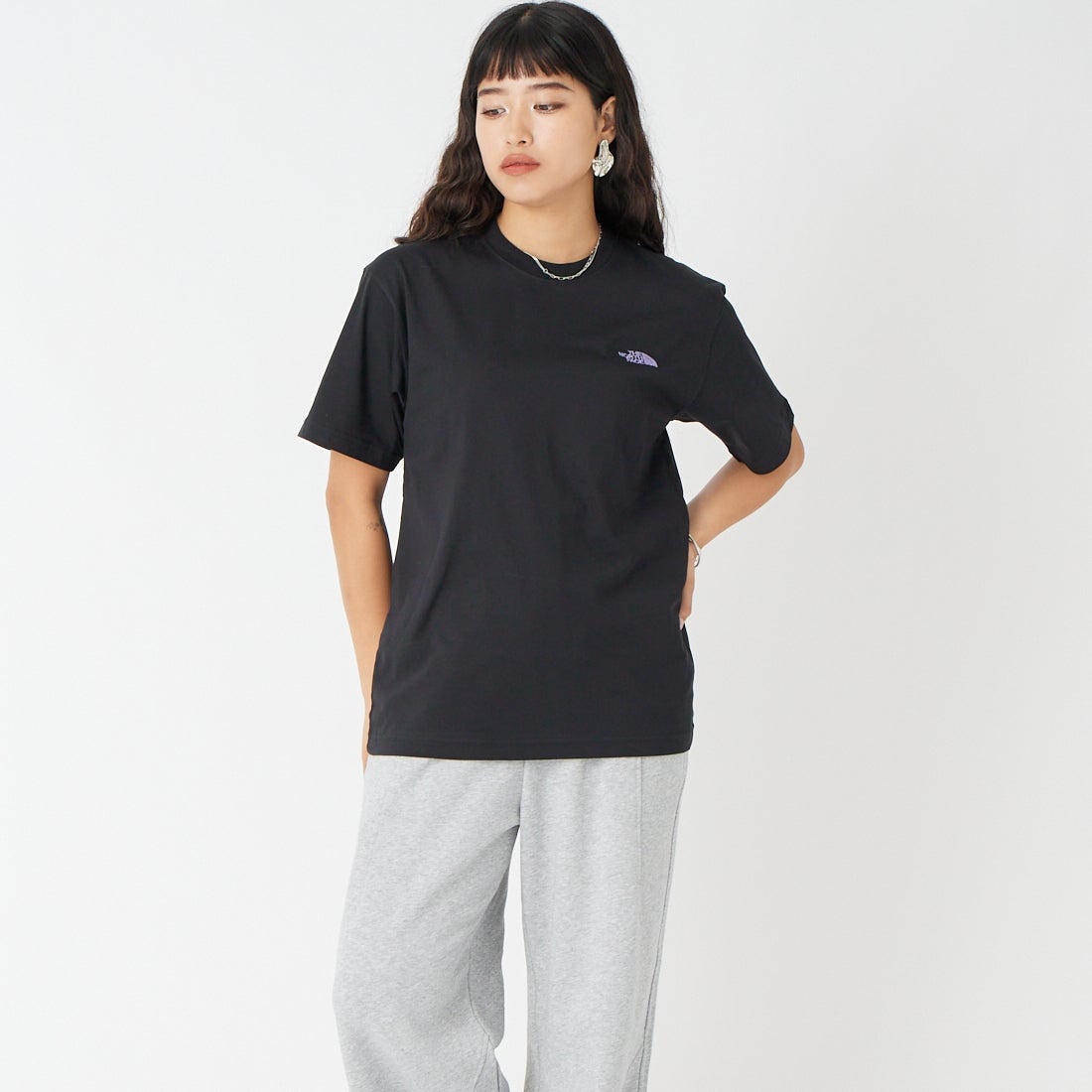 THE NORTH FACE [ザ ノースフェイス] ショートスリーブマウンテンフラワーTシャツ [NT32650] K &&モデル身長：162cm 着用サイズ：S&&
