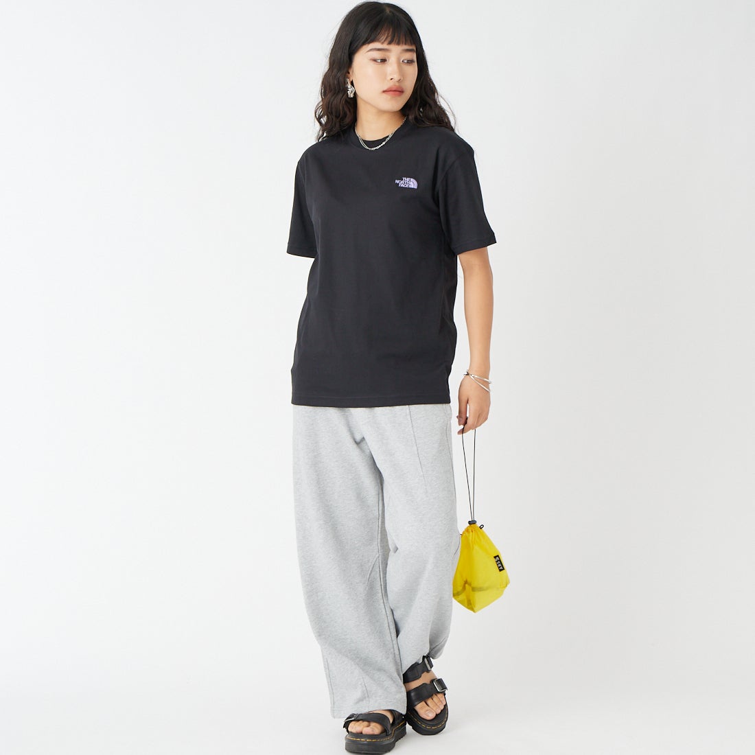 THE NORTH FACE [ザ ノースフェイス] ショートスリーブマウンテンフラワーTシャツ [NT32650] K &&モデル身長：162cm 着用サイズ：S&&