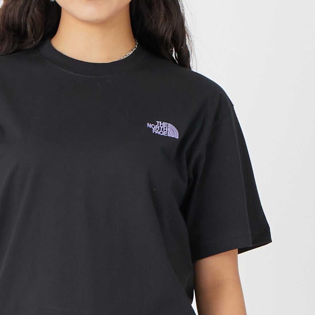 THE NORTH FACE [ザ ノースフェイス] ショートスリーブマウンテンフラワーTシャツ [NT32650] K &&モデル身長：162cm 着用サイズ：S&&