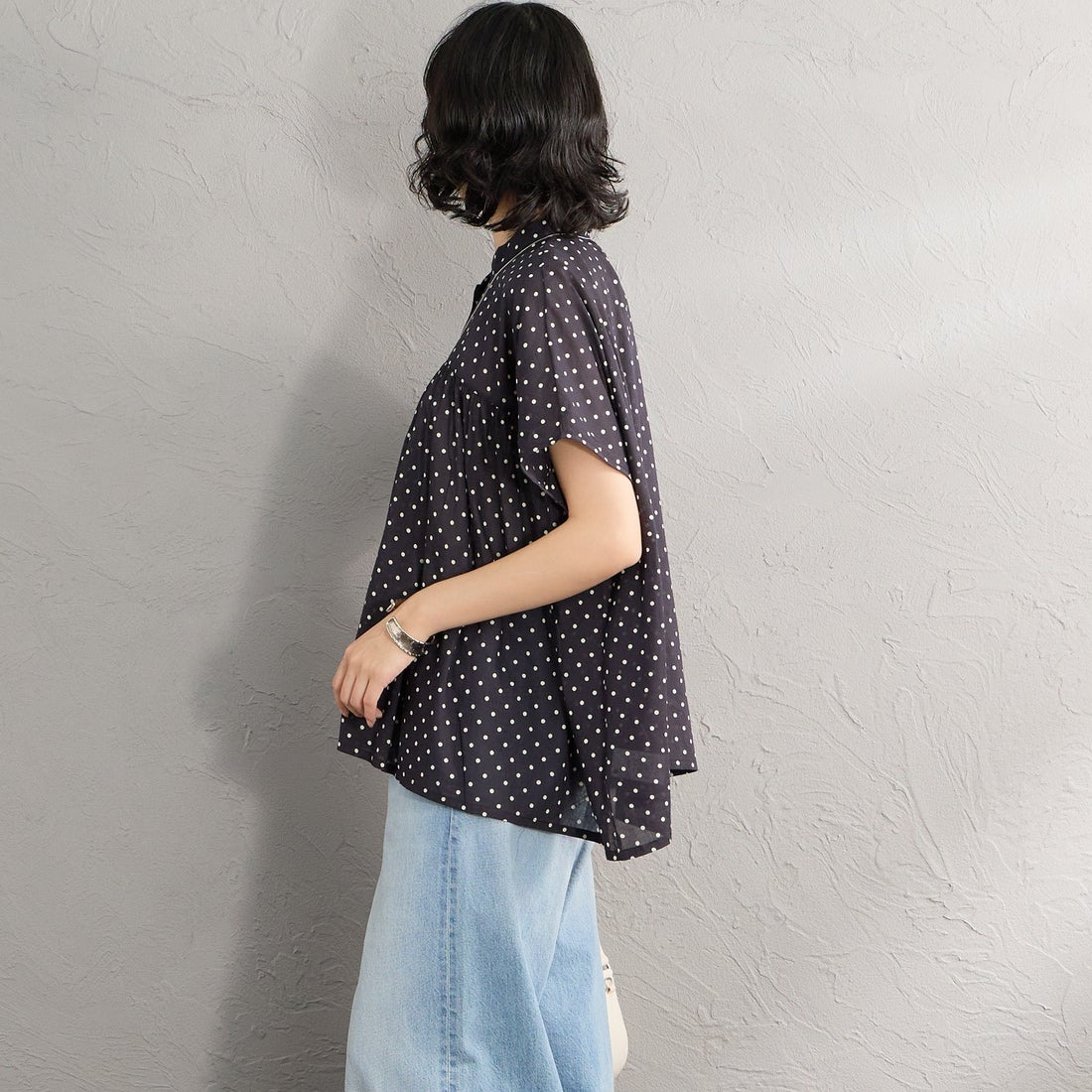soil [ソイル] 80sコットンボイルドットプリント フレンチスリーブシャツ [NSL26051] 990M BLK &&モデル身長：162cm 着用サイズ：1&&コットンボイルドットプリント フレンチスリーブシャツ [NSL26051] 990M BLK