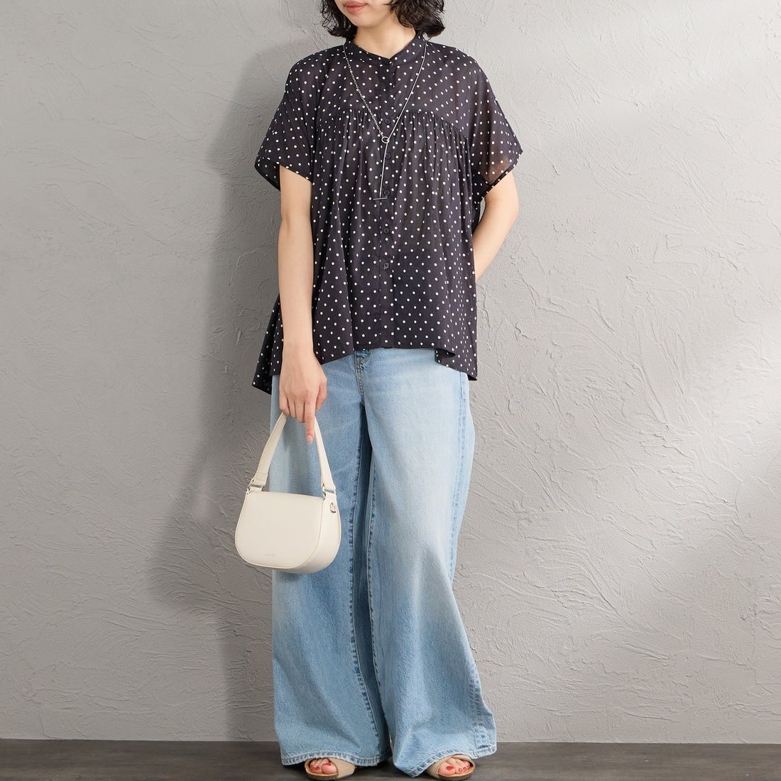 soil [ソイル] 80sコットンボイルドットプリント フレンチスリーブシャツ [NSL26051] 990M BLK &&モデル身長：162cm 着用サイズ：1&&