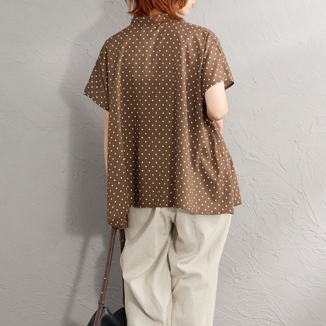 soil [ソイル] 80sコットンボイルドットプリント フレンチスリーブシャツ [NSL26051] 870M BRN &&モデル身長：158cm 着用サイズ：1&&