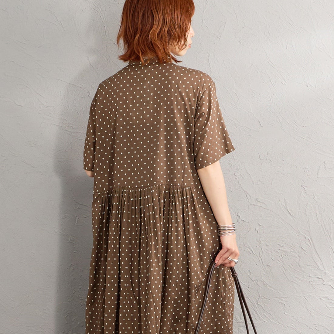 soil [ソイル] 80sコットンボイルドットプリント バンドカラーシャツドレス [NSL26054] 870M BRN &&モデル身長：158cm 着用サイズ：2&&