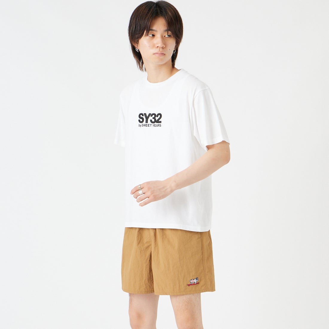 SY32 [エスワイサーティトゥ] 3D刺繍ショートスリーブTシャツ [32-26SN1-49] WHITE &&モデル身長：177cm 着用サイズ：M&&