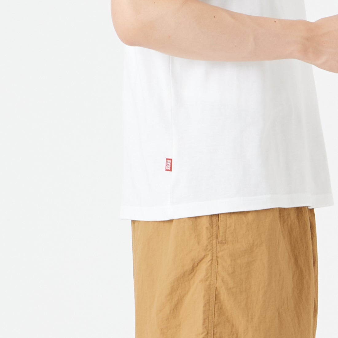 SY32 [エスワイサーティトゥ] 3D刺繍ショートスリーブTシャツ [32-26SN1-49] WHITE &&モデル身長：177cm 着用サイズ：M&&