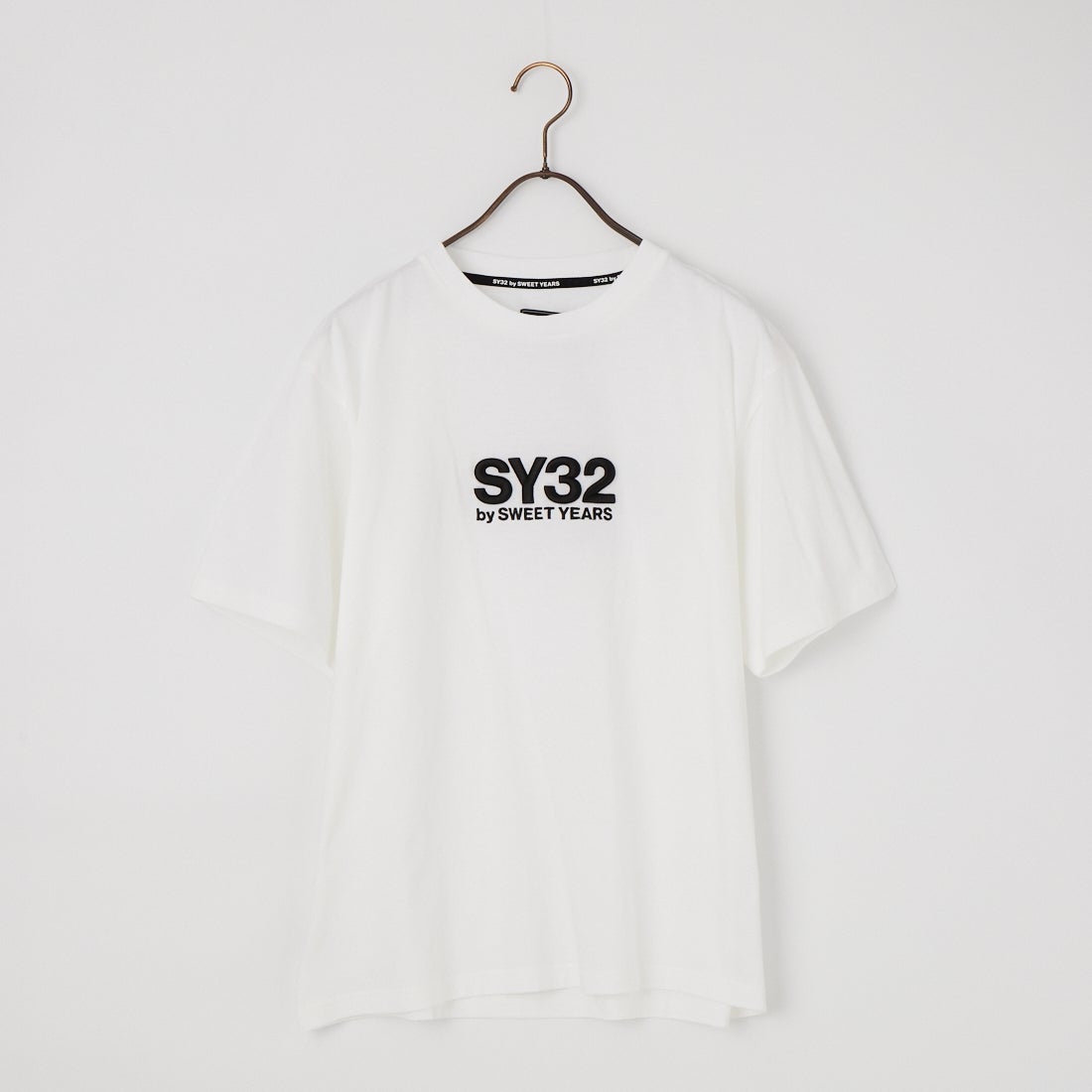 SY32 [エスワイサーティトゥ] 3D刺繍ショートスリーブTシャツ [32-26SN1-49] WHITE