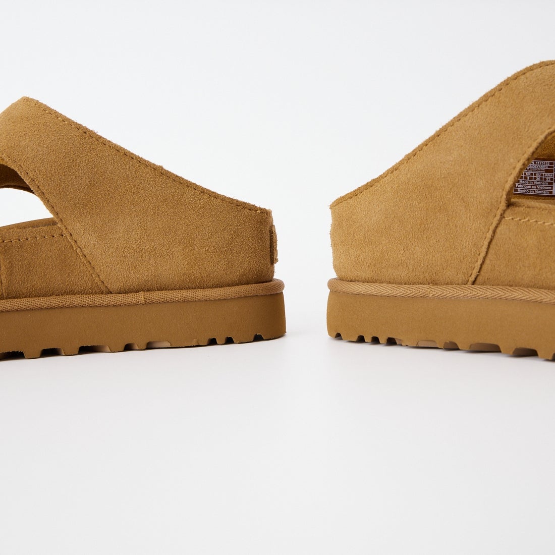 UGG [アグ] ゴールデンスター ハイ カットアウト スライド [1175132] CHESTNUT