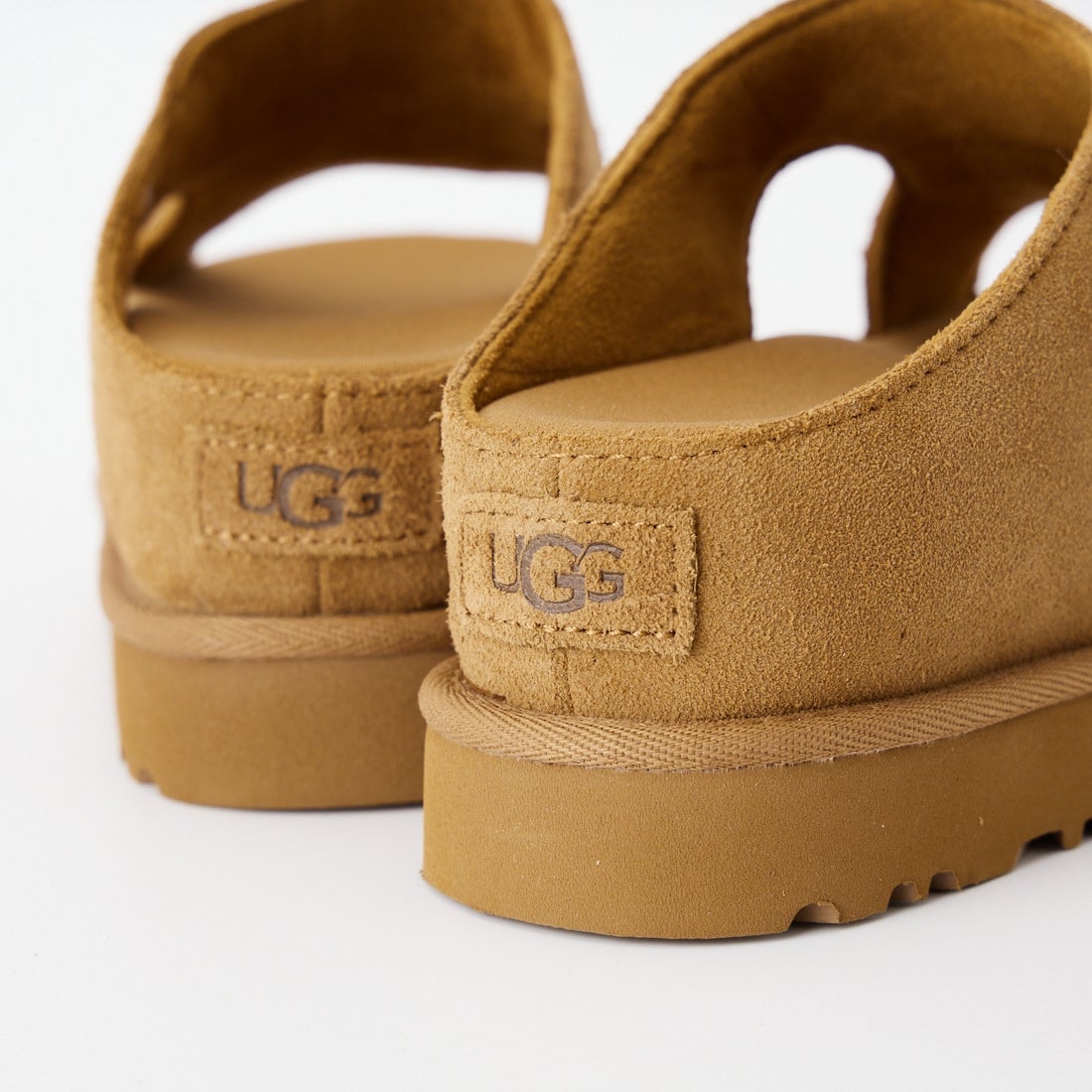 UGG [アグ] ゴールデンスター ハイ カットアウト スライド [1175132] CHESTNUT