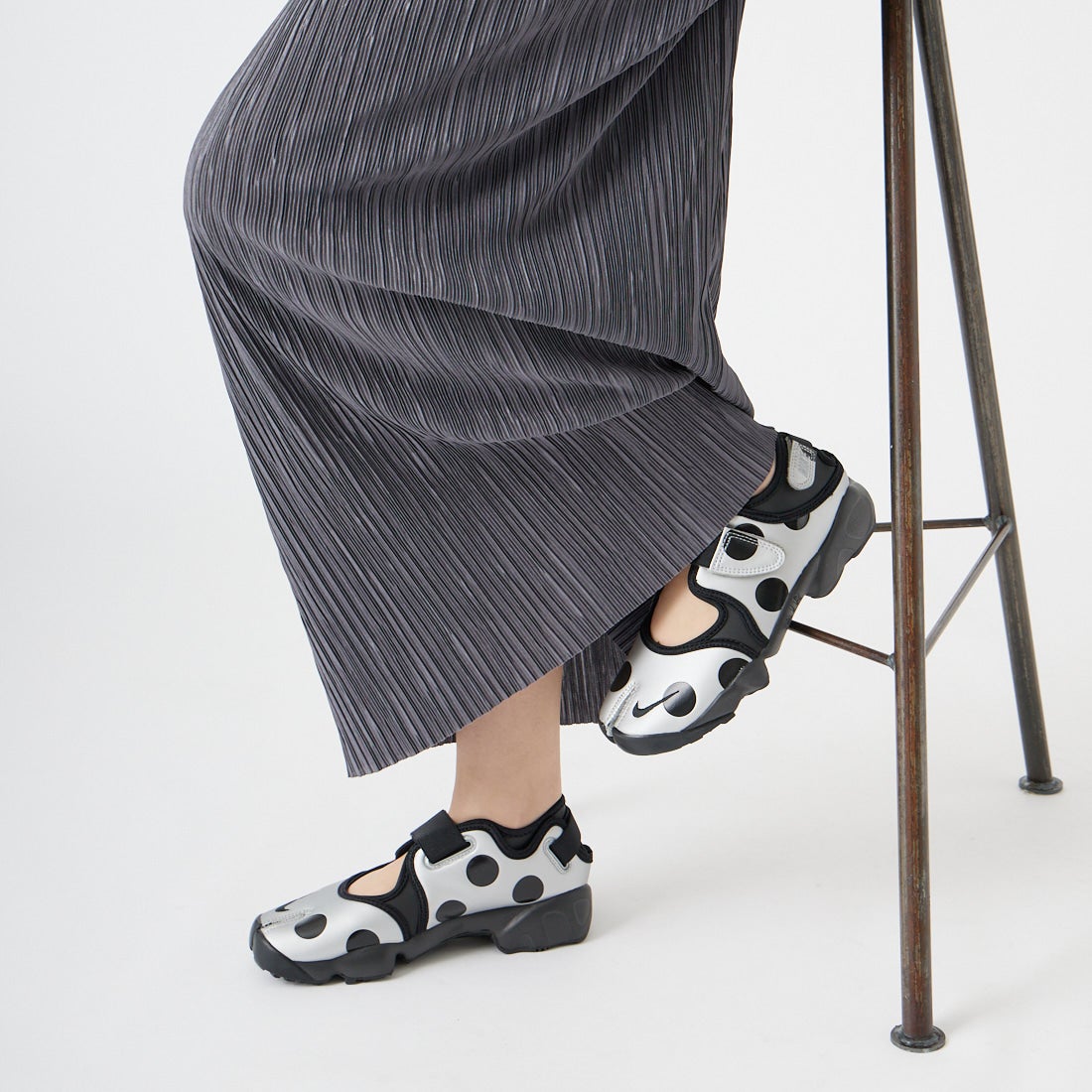 NIKE [ナイキ] エアリフト ドット [IR1226] 001 BLK/ME
