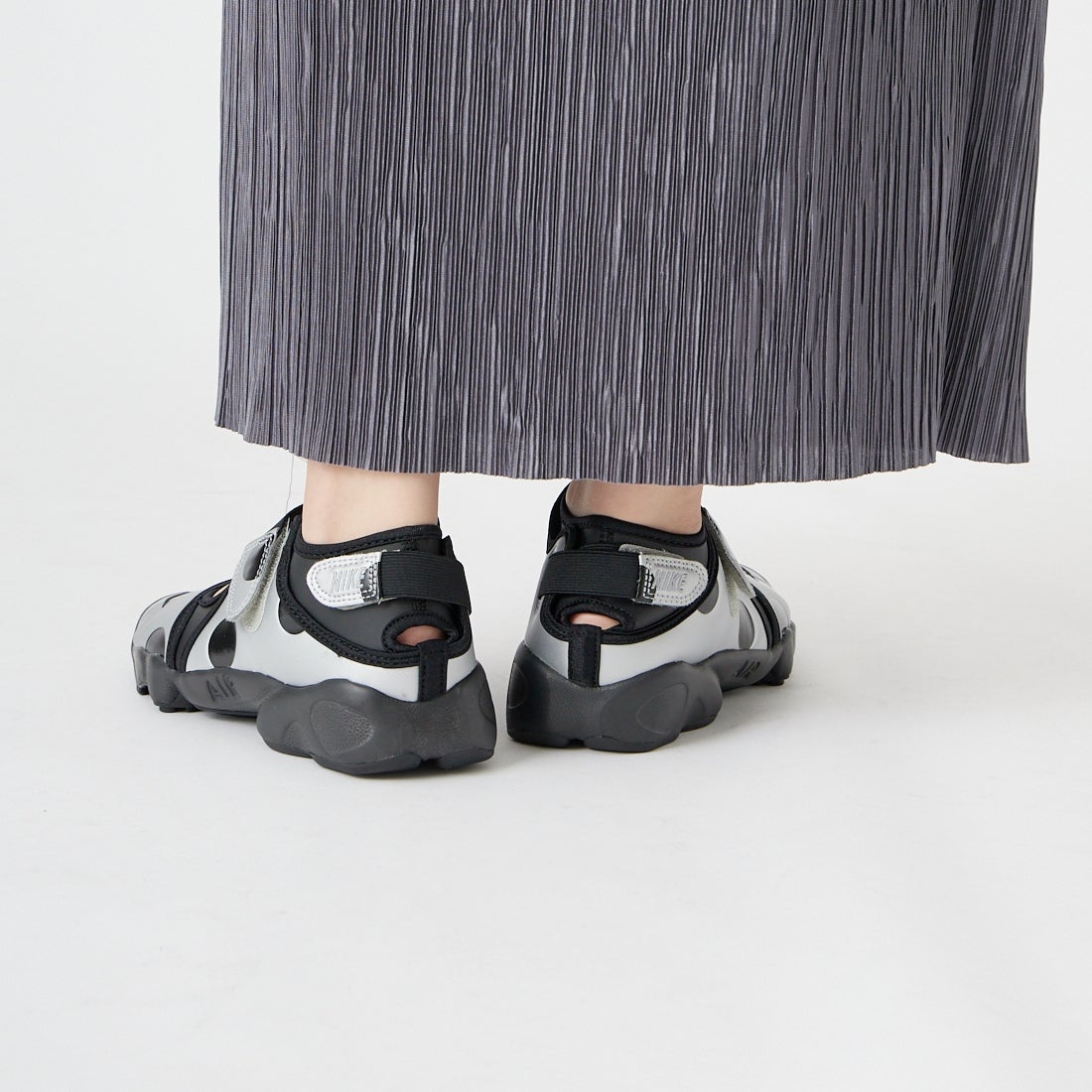 NIKE [ナイキ] エアリフト ドット [IR1226] 001 BLK/ME