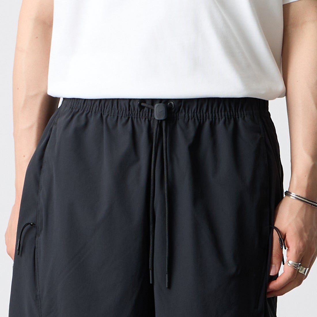 NIKE [ナイキ] テック ヘリオス Dri-FIT ショートパンツ [IF1305] 010 BLACK &&モデル身長：177cm 着用サイズ：M&&