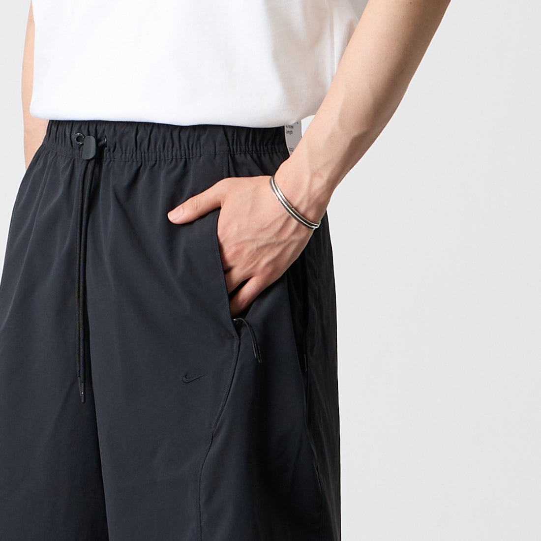 NIKE [ナイキ] テック ヘリオス Dri-FIT ショートパンツ [IF1305] 010 BLACK &&モデル身長：177cm 着用サイズ：M&&
