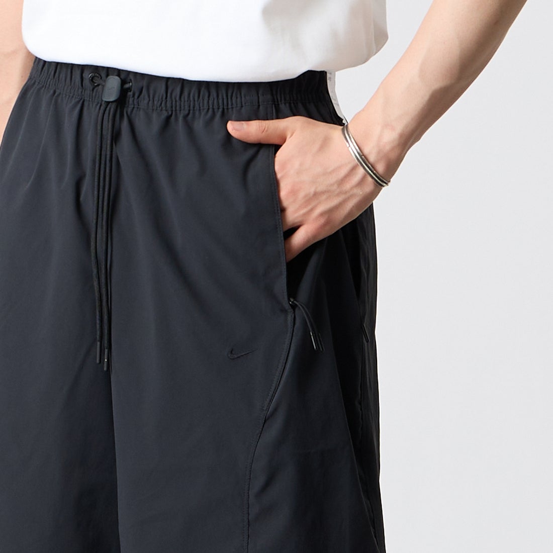 NIKE [ナイキ] テック ヘリオス Dri-FIT ショートパンツ [IF1305] 010 BLACK &&モデル身長：177cm 着用サイズ：M&&