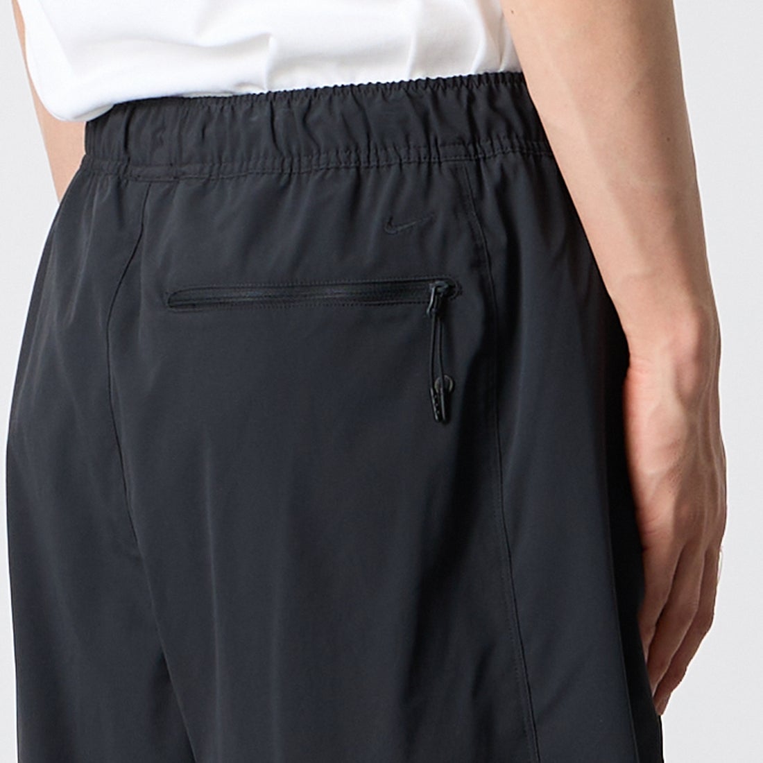 NIKE [ナイキ] テック ヘリオス Dri-FIT ロングパンツ [IF1283] 010 BLACK &&モデル身長：177cm 着用サイズ：M&&
