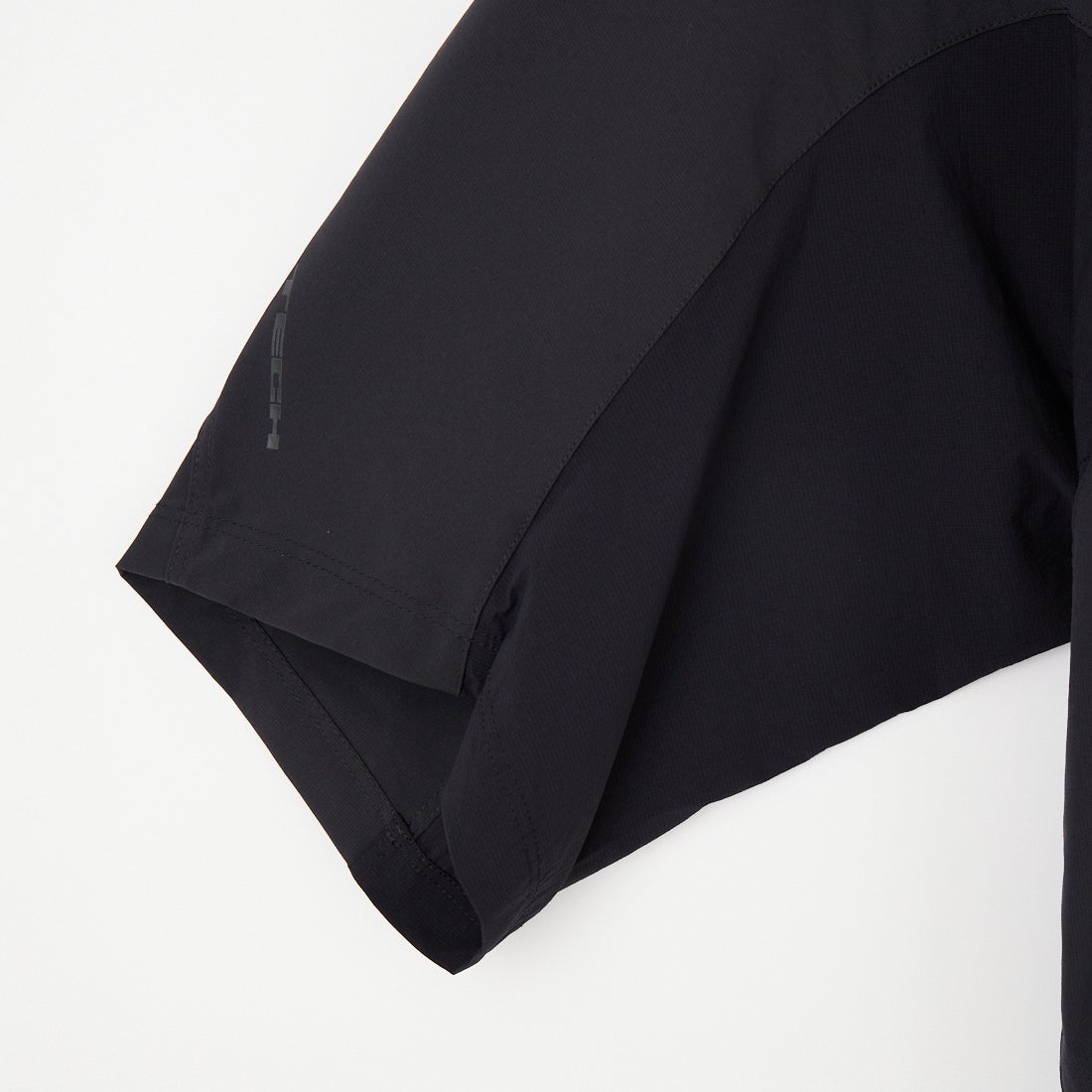 NIKE [ナイキ] テック ヘリオス Dri-FIT ショートスリーブトップ [II2351] 010 BLK/OF
