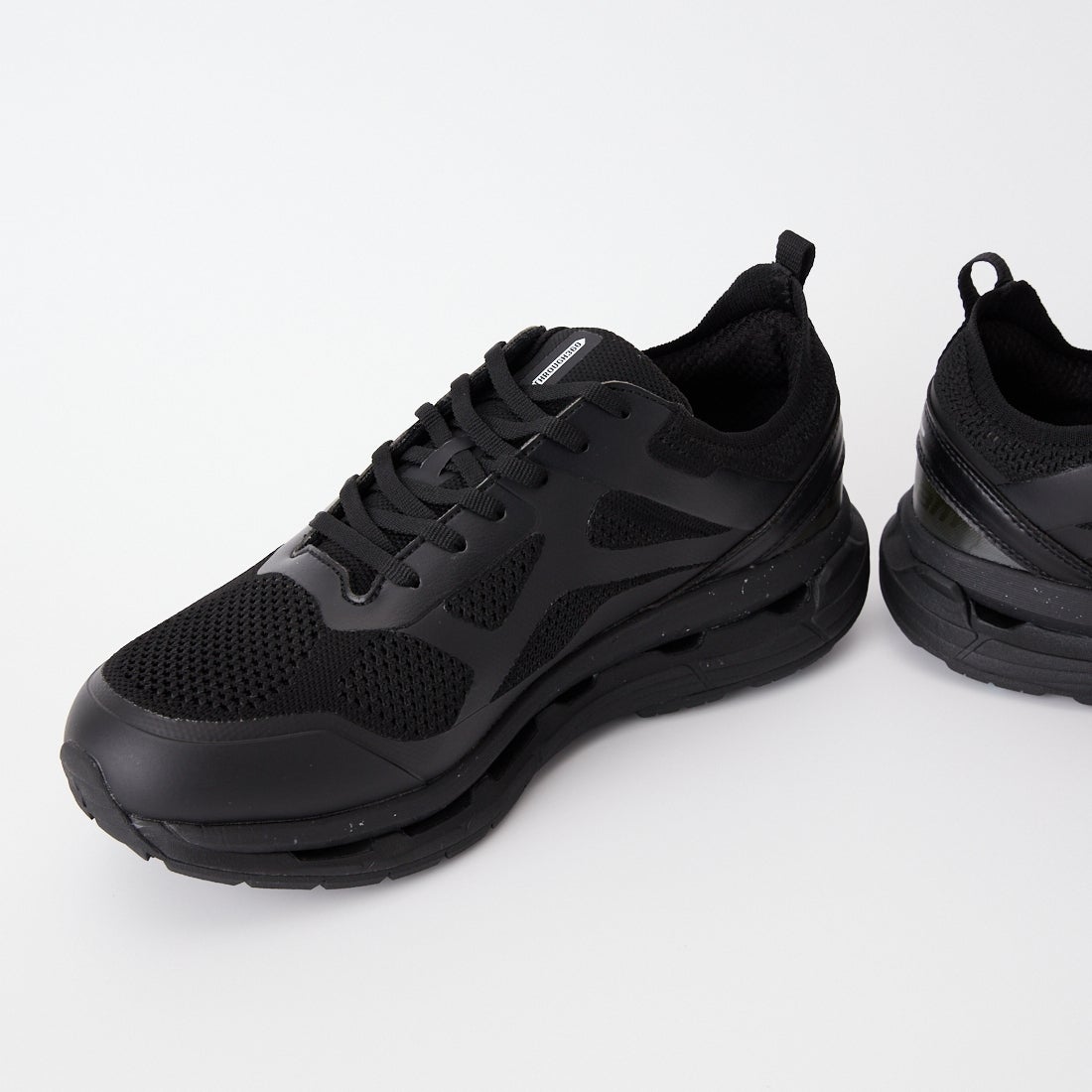 MOISTHROUGH 360 [モイスルー360] VENTIRIS スニーカー [M1119M] BLACK