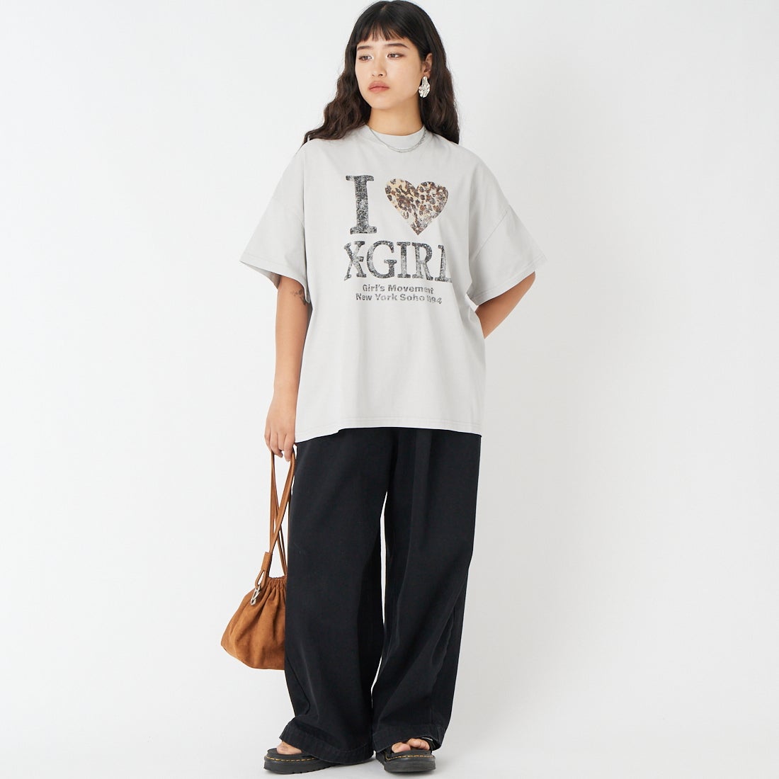 X-girl [エックスガール] I LOVE X-GIRL ビッグTシャツドレス [105262041009] LT GREY &&モデル身長：162cm 着用サイズ：S&&