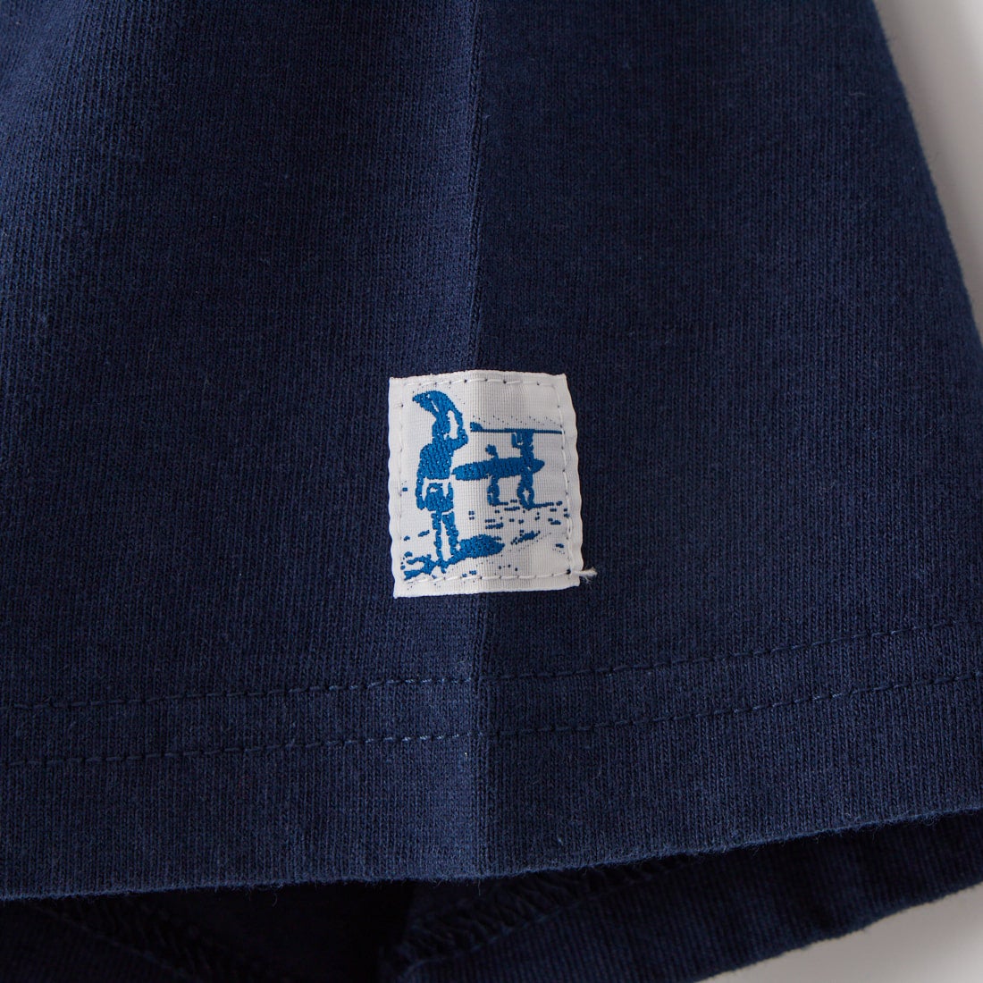 The Endless Summer [エンドレスサマー] 別注 TES CAL ワンポイントロゴ刺繍バックプリントTシャツ [FH-26574503-JF] NAVY