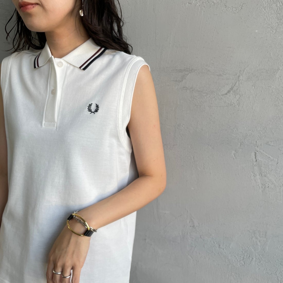 FRED PERRY [フレッドペリー] スリーブレスポロシャツ [G7200] 19C SNOW W &&モデル身長：160cm 着用サイズ：10&&