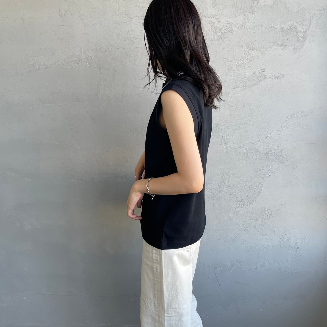 FRED PERRY [フレッドペリー] スリーブレスポロシャツ [G7200] 350 BLACK &&モデル身長：160cm 着用サイズ：10&&