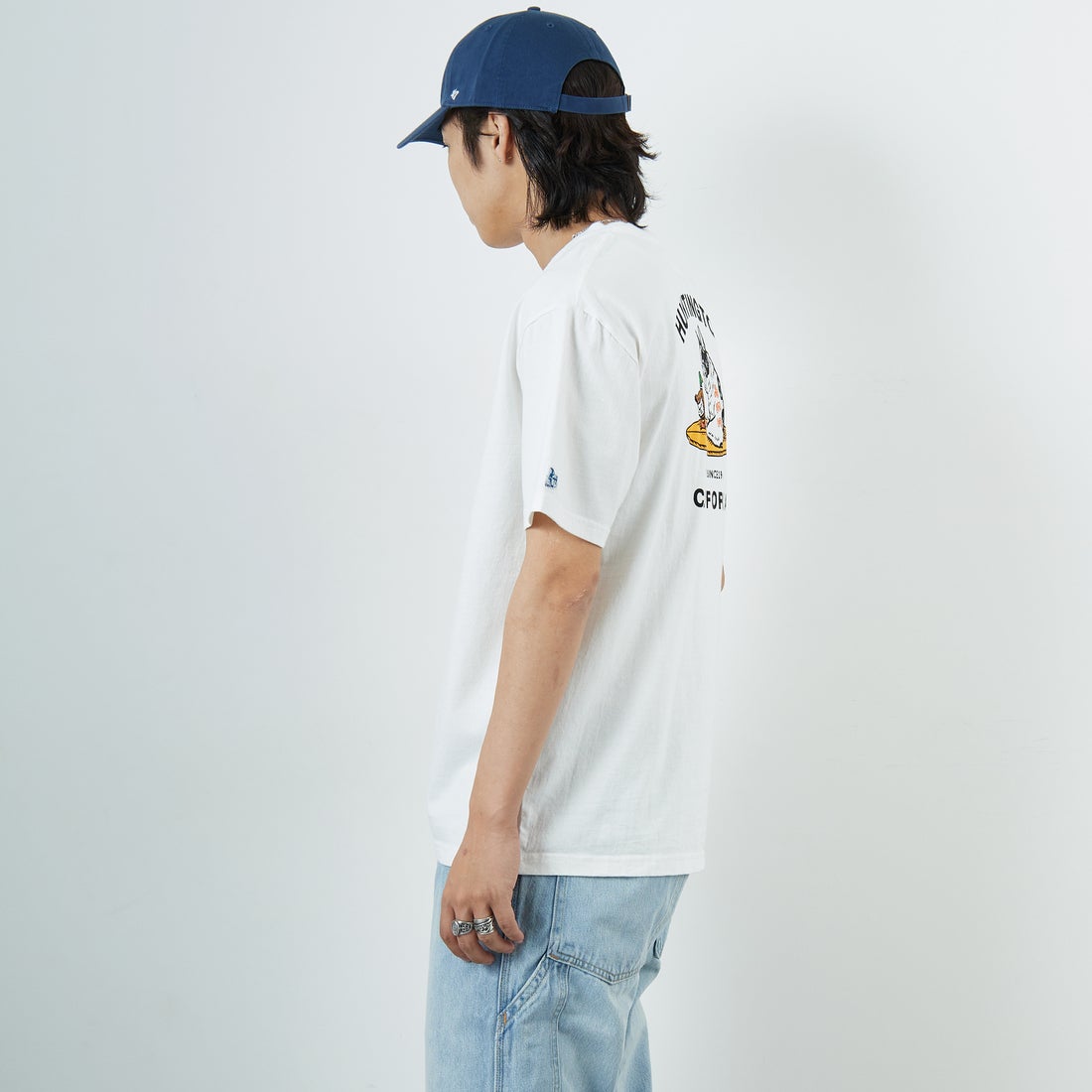 The Endless Summer [エンドレスサマー] 別注 BUHI HUNTINGTON バックプリントTシャツ [FH-26574502-JF] WHITE &&モデル身長：179cm 着用サイズ：XL&&