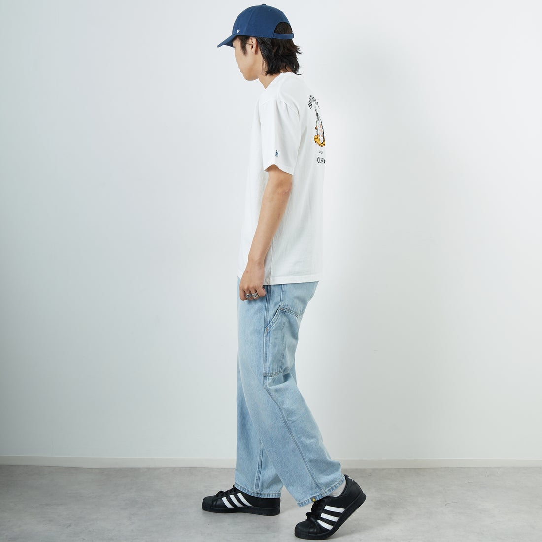 The Endless Summer [エンドレスサマー] 別注 BUHI HUNTINGTON バックプリントTシャツ [FH-26574502-JF] WHITE &&モデル身長：179cm 着用サイズ：XL&&