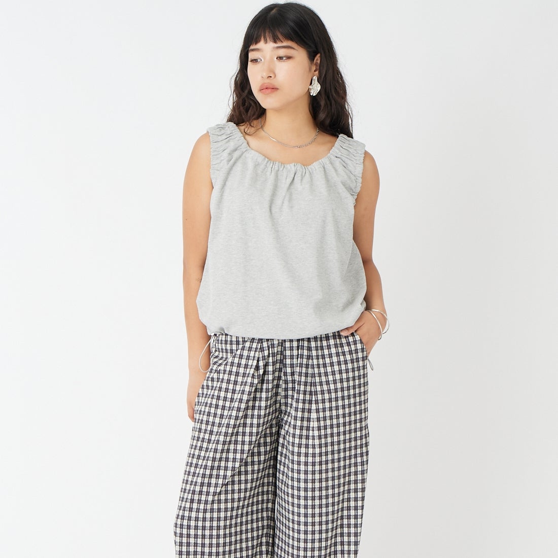 MAISON SPECIAL [メゾンスペシャル] 2WAY裏毛ギャザートップス [21261416302] GRY &&モデル身長：162cm 着用サイズ：F&&