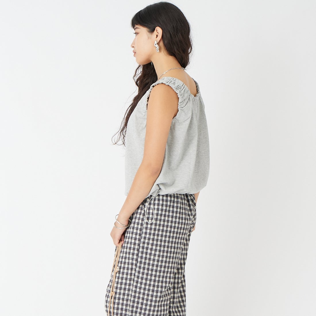 MAISON SPECIAL [メゾンスペシャル] 2WAY裏毛ギャザートップス [21261416302] GRY &&モデル身長：162cm 着用サイズ：F&&