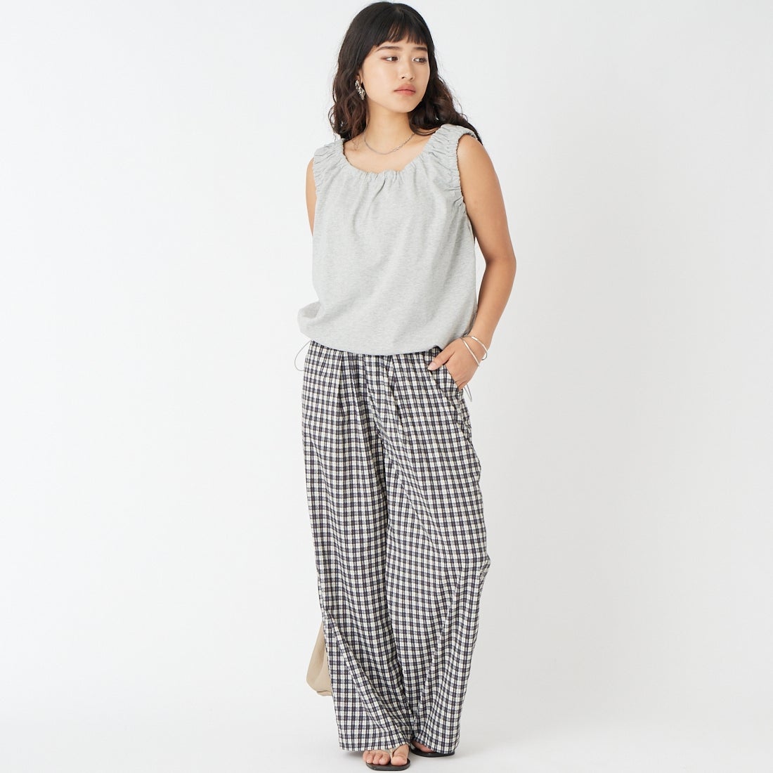 MAISON SPECIAL [メゾンスペシャル] 2WAY裏毛ギャザートップス [21261416302] GRY &&モデル身長：162cm 着用サイズ：F&&