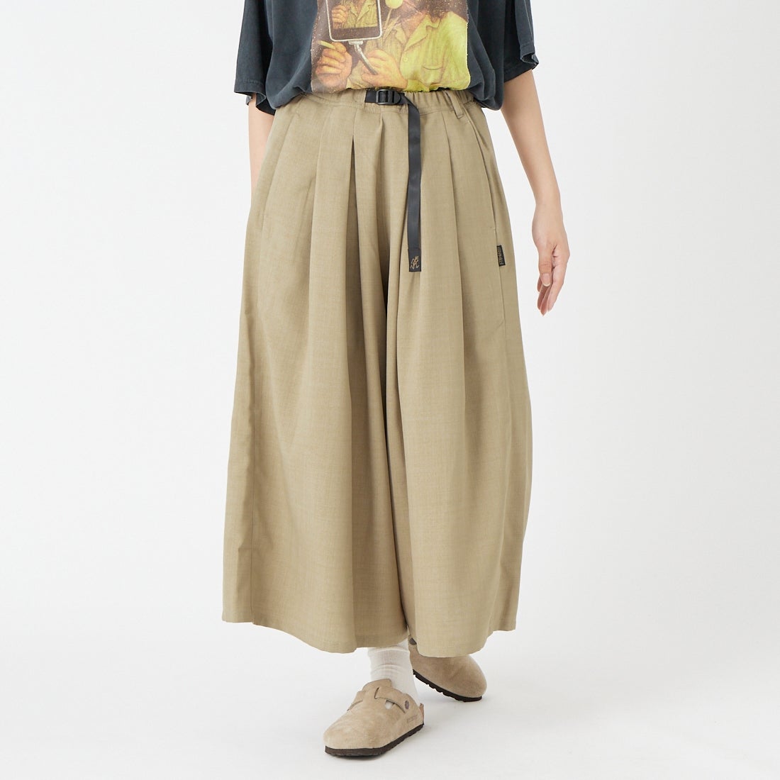 GRAMiCCi [グラミチ] リネンライクフレアパンツ [GLP6-S2026] MILK TEA &&モデル身長：162cm 着用サイズ：S&&