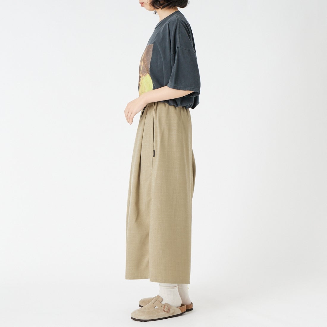 GRAMiCCi [グラミチ] リネンライクフレアパンツ [GLP6-S2026] MILK TEA &&モデル身長：162cm 着用サイズ：S&&