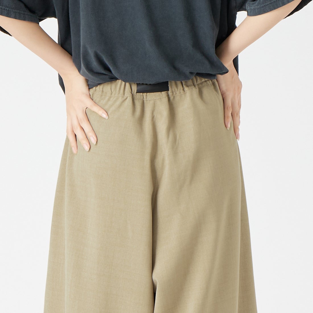 GRAMiCCi [グラミチ] リネンライクフレアパンツ [GLP6-S2026] MILK TEA &&モデル身長：162cm 着用サイズ：S&&