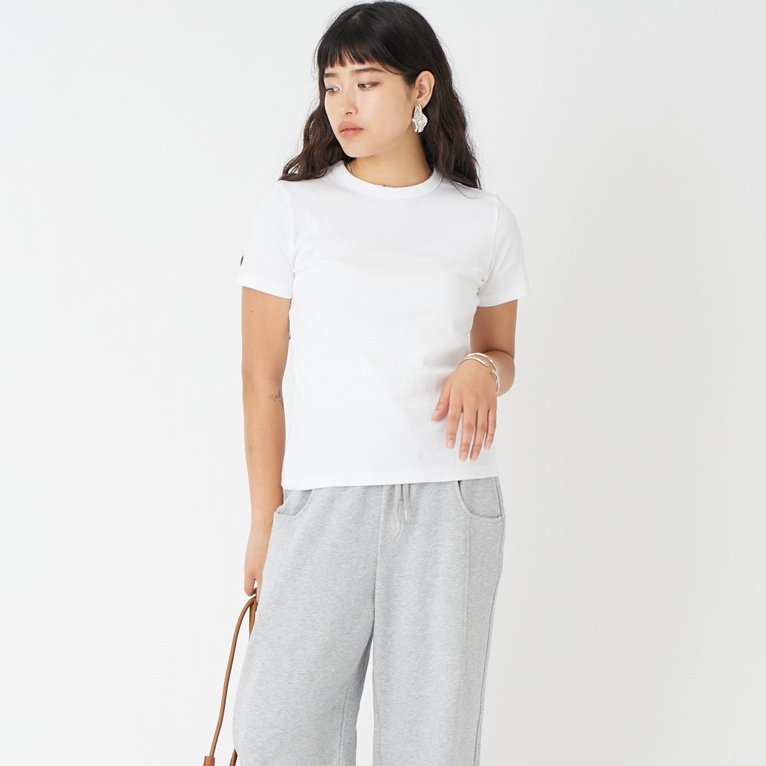 Oblada [オブラダ] パック半袖Tシャツ [M2610CU10] WHT/BLK &&モデル身長：162cm 着用サイズ：F&&