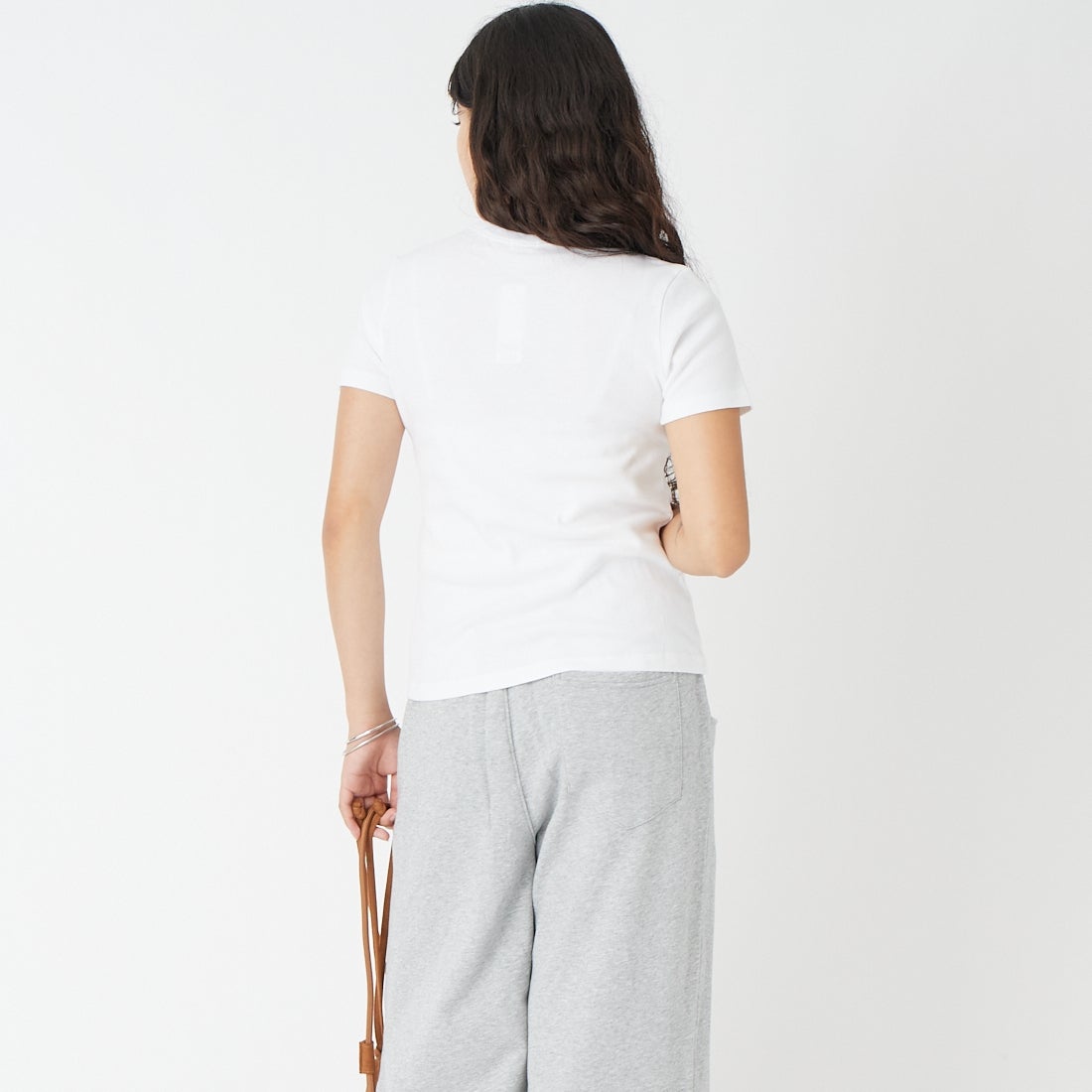 Oblada [オブラダ] パック半袖Tシャツ [M2610CU10] WHT/BLK &&モデル身長：162cm 着用サイズ：F&&