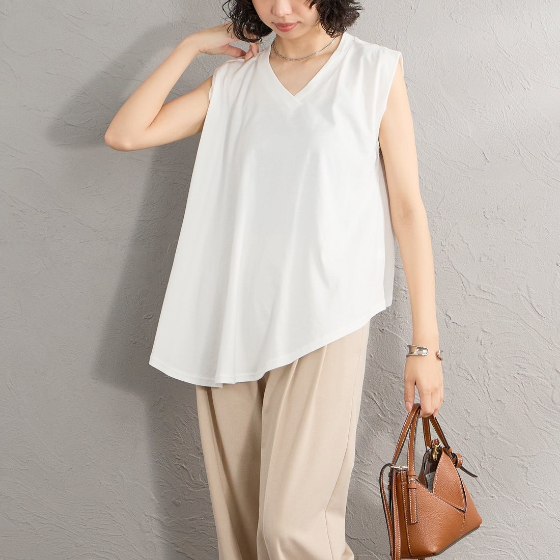 11 OFF WHI&&モデル身長：162cm 着用サイズ：F&&