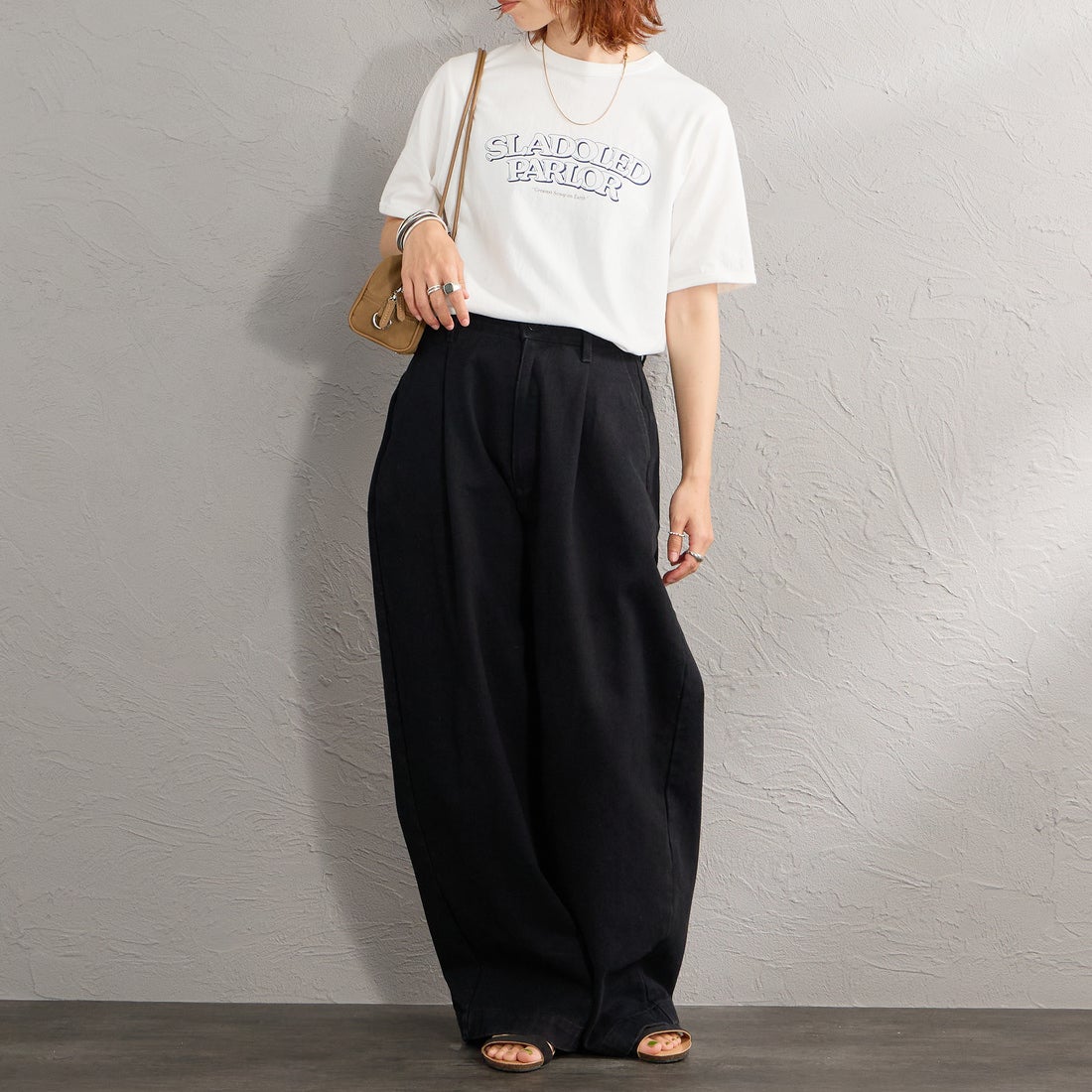 THE SHINZONE [ザ シンゾーン] SLADOLED PARLOR Tシャツ [26MMSCU06] 01 WHITE &&モデル身長：158cm 着用サイズ：F0&&