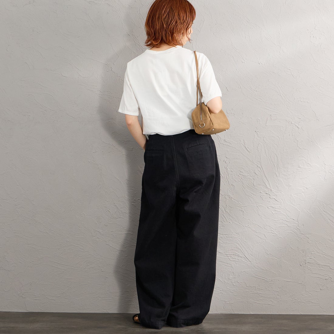 THE SHINZONE [ザ シンゾーン] SLADOLED PARLOR Tシャツ [26MMSCU06] 01 WHITE &&モデル身長：158cm 着用サイズ：F0&&